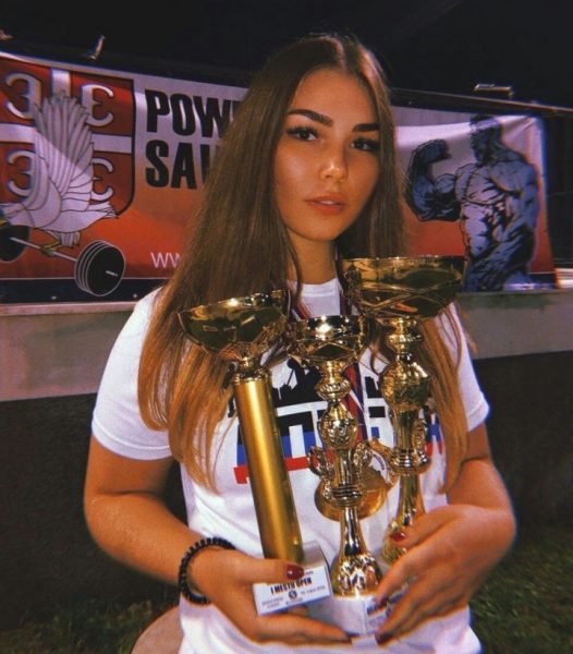 Химчанка стала абсолютной чемпионкой международного турнира по пауэрлифтингу в Сербии