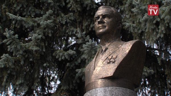 Открытие мемориала в честь 110-летия ученого Валентина Глушко