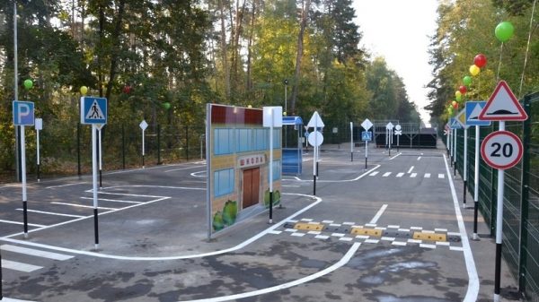 Сквер и детский автомобильный городок открыли в Серпухове