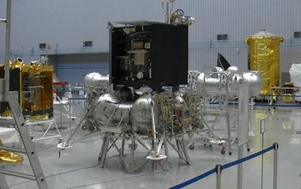 В Химках собирают аппарат для полета на Луну в 2021 году