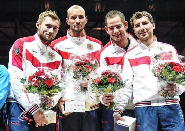 Шпажист Сергей Ходос выиграл этап Кубка мира по фехтованию в составе российской команды