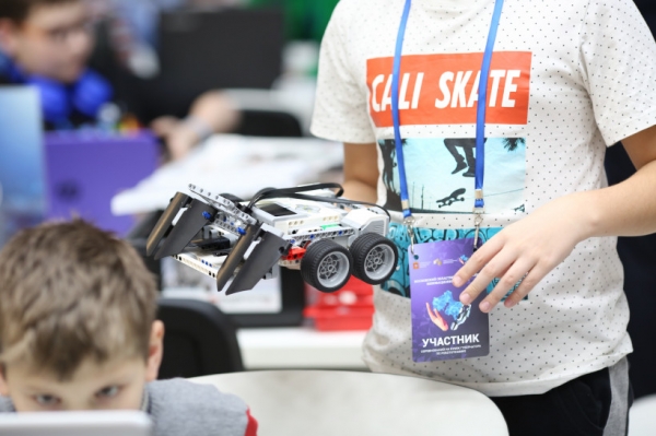 Около 300 молодых изобретателей примут участие во втором Кубке губернатора по робототехнике