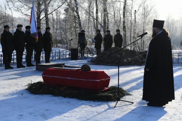 Анастасия Звягина открыла отреставрированный воинский мемориал в Ельне