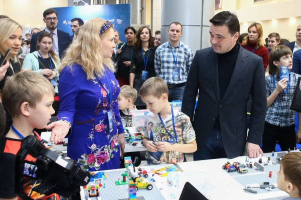 Андрей Воробьев открыл Кубок губернатора Московской области по робототехнике «Рубикон»