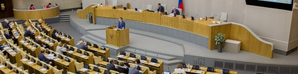 «Единая Россия» законодательно сохранит право учителей принимать подарки
 