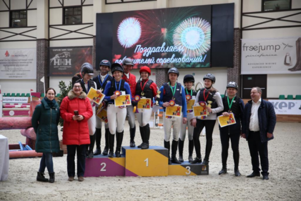 Наездники химкинской школы по конному спорту заняли три призовых места Кубка «MAXIMA PARK»