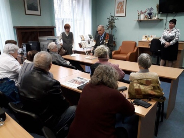 В химкинской городской библиотеке прошла встреча с ветераном