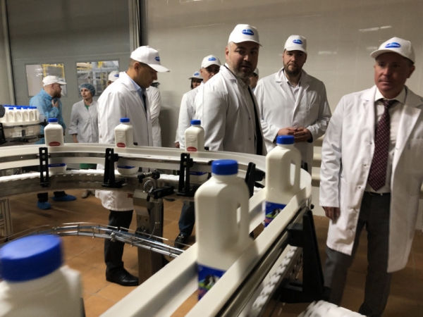 Андрей Разин запустил новые линии розлива молочной продукции «Экомилк»