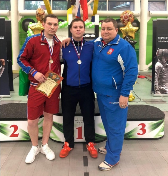 Илья Семин завоевал титул чемпиона России 2019 года по фехтованию на саблях среди молодёжи?