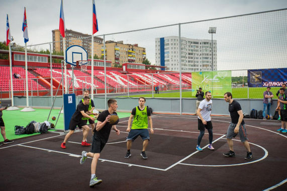 Тимофей Мозгов и Дмитрий Волошин открыли международный турнир по стритболу в Химках