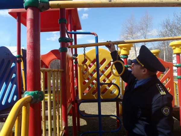 Госадмтехнадзор: За неделю в Химках устранили нарушения на 5 детских площадках
