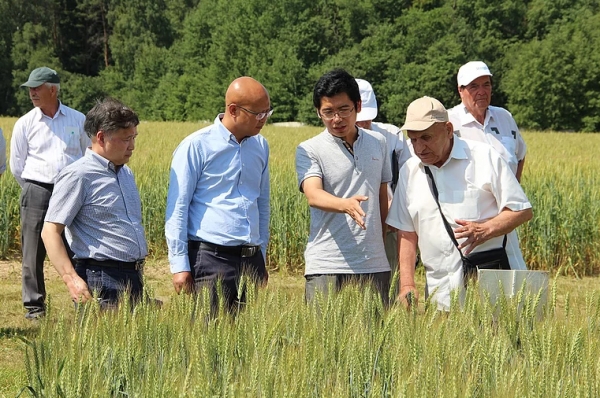 Китайская делегация посетила подмосковный научно-методический центр сельскохозяйственной науки «Немчиновка»