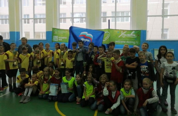 В рамках партийного проекта «Детский спорт» около 500 детей приняли участие в спартакиаде второй смены летних лагерей 