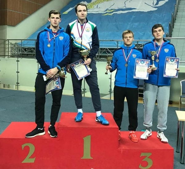 Александр Сироткин стал серебряным медалистом всероссийских молодёжных соревнований по фехтованию?