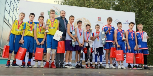 Химчане взяли серебро турнира на Кубок Давида Берлина по стритболу