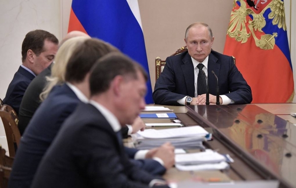 Путин призвал не допускать фокусов со снижением доплат медикам при увеличении доли оклада  
