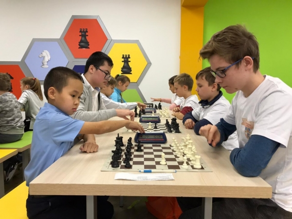 Команда химкинских шахматистов – вторая на школьной спартакиаде в Красногорске