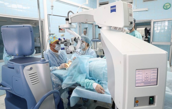 Медики Приморья провели первую в крае операцию по установке импланта слухового аппарата  