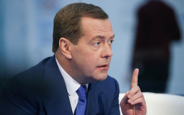  Медведев дал ряд поручений по итогам приема граждан
