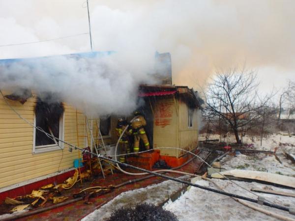 Семь часов потребовалось химкинским пожарным на борьбу с огнём 