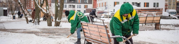 Более 500 дворников очищают дворы Химок от снега
 