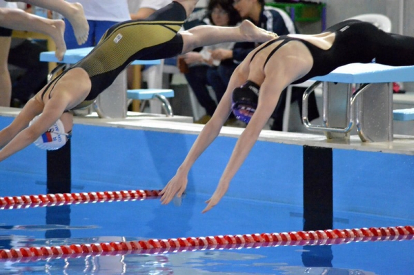 Химкинские спортсмены привезли из Яхромы семь медалей детских соревнований по плаванию