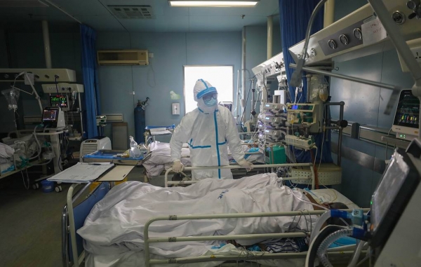Китайские власти опубликовали статистику умерших и выздоровевших от коронавируса  