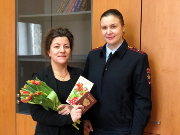 В Химках полицейские провели торжественную церемонию вручения паспортов