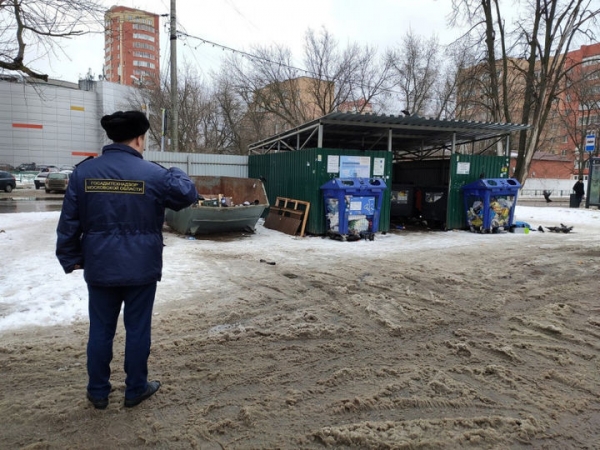 Приведены в порядок территории вокруг контейнерных площадок, налажен вывоз мусора в Химках