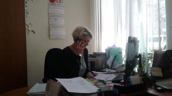 Сотрудники Химкинского управления социальной защиты населения отвечают на звонки