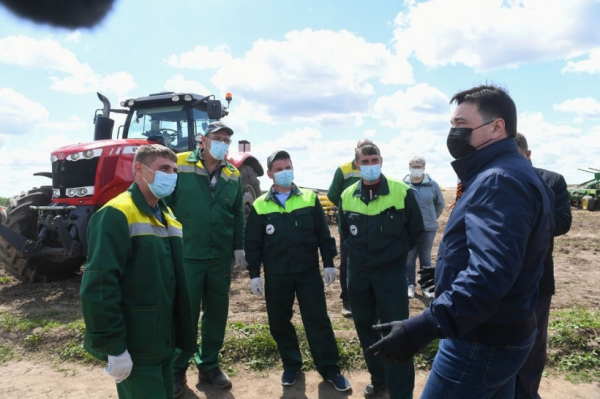 Надежность сельхозмашин в полях городского округа Зарайск сегодня проверил Андрей Воробьёв