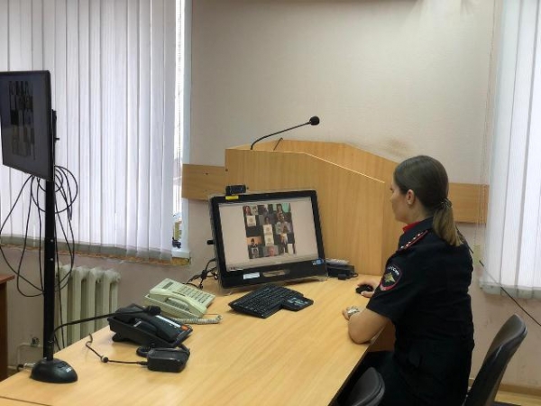 Полицейские УМВД России по г.о. Химки провели онлайн-беседу со старшеклассниками