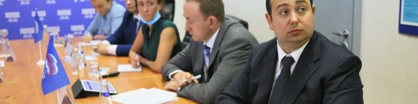 Дмитрий Волошин провел политчас по работе партийных проектов в Химках
 