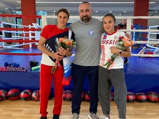Боксёрши Земфира Магомедалиева и Людмила Воронцова присоединились к открытой тренировке в Академии Александра Лебзяка?