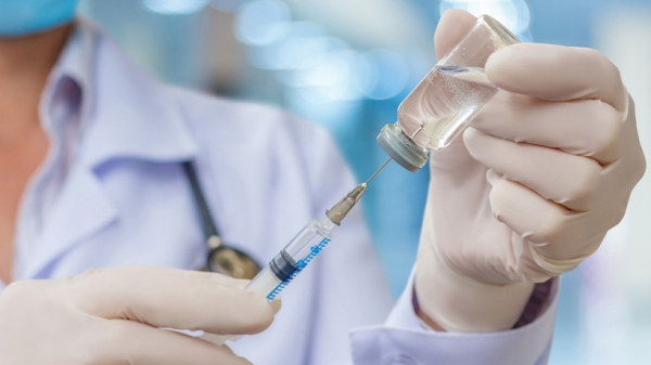 В Подмосковье сотрудники крупных предприятий пройдут вакцинацию на рабочем месте