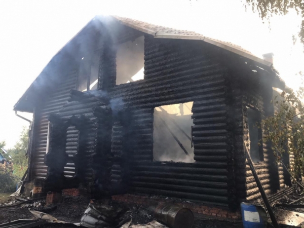 Дом в Сходне сгорел из-за открытых окон 