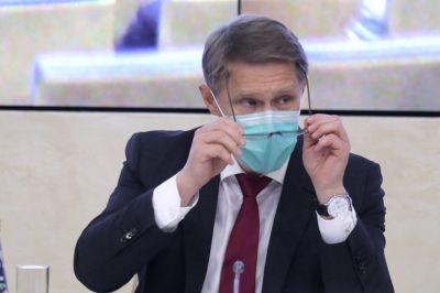 Михаил Мурашко пообещал тщательную проверку по жалобам омских медиков