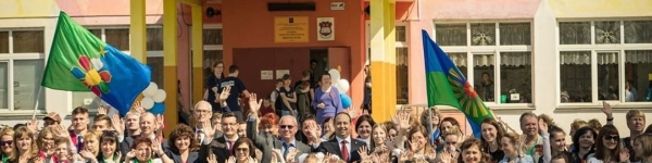 Глава округа Дмитрий Волошин поздравил учителей с праздником
 