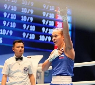 Зенфира Магомедалиева триумфально завершила финальные бои на Чемпионате России по боксу??
