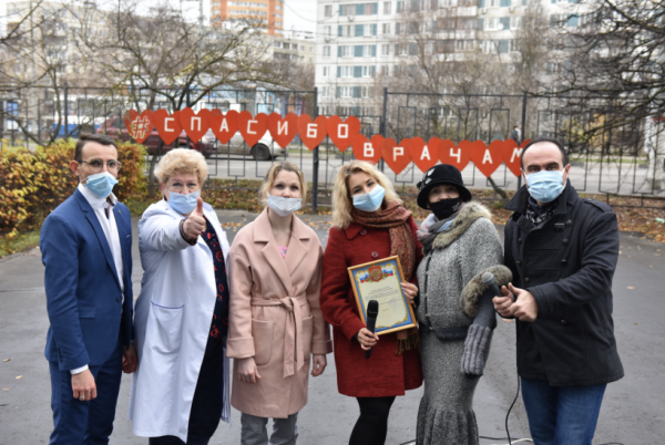 Химкинские врачи приняли участие в конкурсе видеороликов «Кошкин дом»