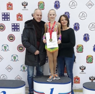 Химкинские фигуристки выиграли три медали Первенства Московской области??⛸