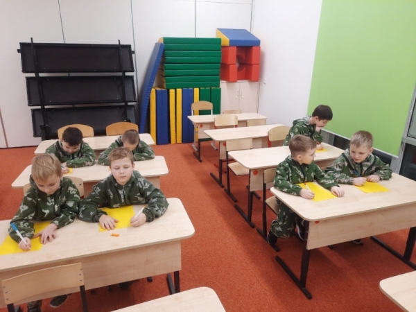 Учащиеся ДДТ «Родник» и юнармейцы ВПО «Школа выживания» приняли участие в акции «Дети России - детям Карабаха»