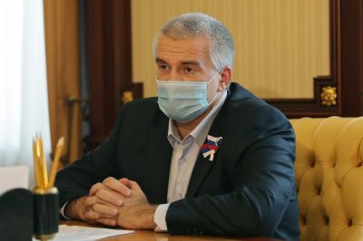 Зам. министра здравоохранения Крыма лишен поста за плохую связь по «горячей линии»
