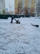 Спортобъекты города освобождают от снежных заносов в Старый Новый год❄