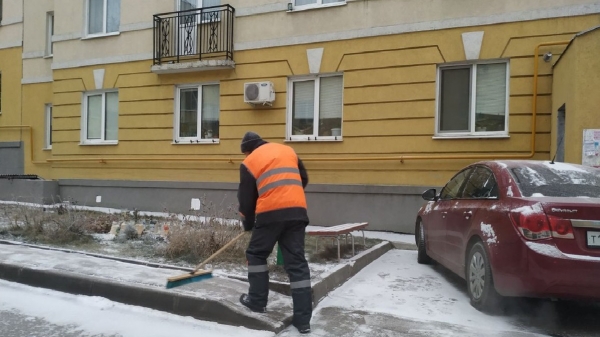 Порядка 7 тыс. дворников устраняют последствия снегопада в Подмосковье