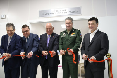 Андрей Воробьев и академик РАН Марк Курцер открыли новый медицинский центр «Лапино-4»