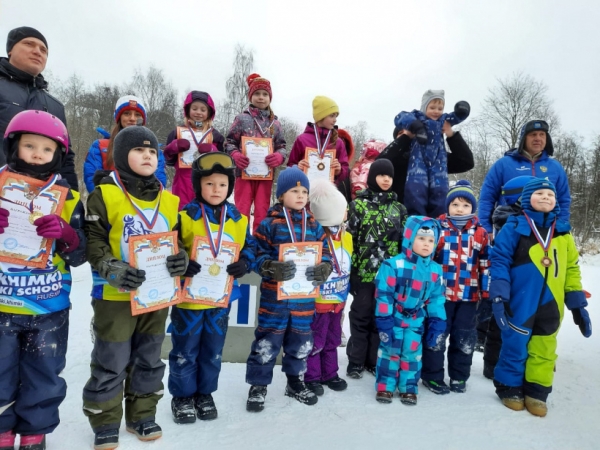 Химкинские горнолыжники разыграли "Приз зимних каникул" 