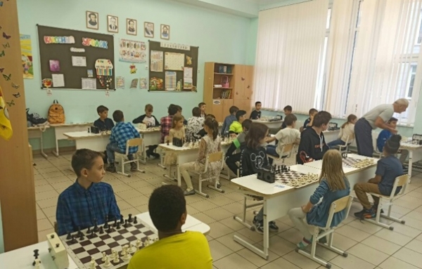 В школе №29 при участии спортшколы "Химки" провели открытый шахматный турнир♟