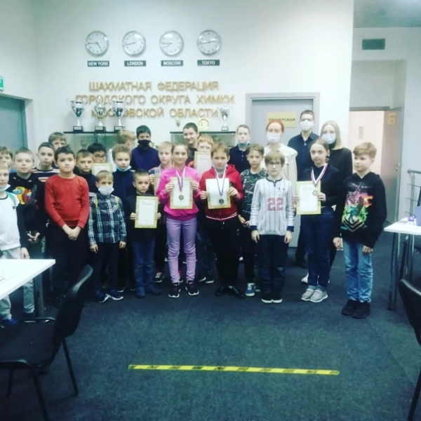 Шахматисты Химок участвовали в турнире по блицу в "Виктории"♟