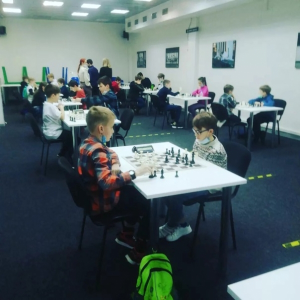 Шахматисты Химок участвовали в турнире по блицу в "Виктории"♟